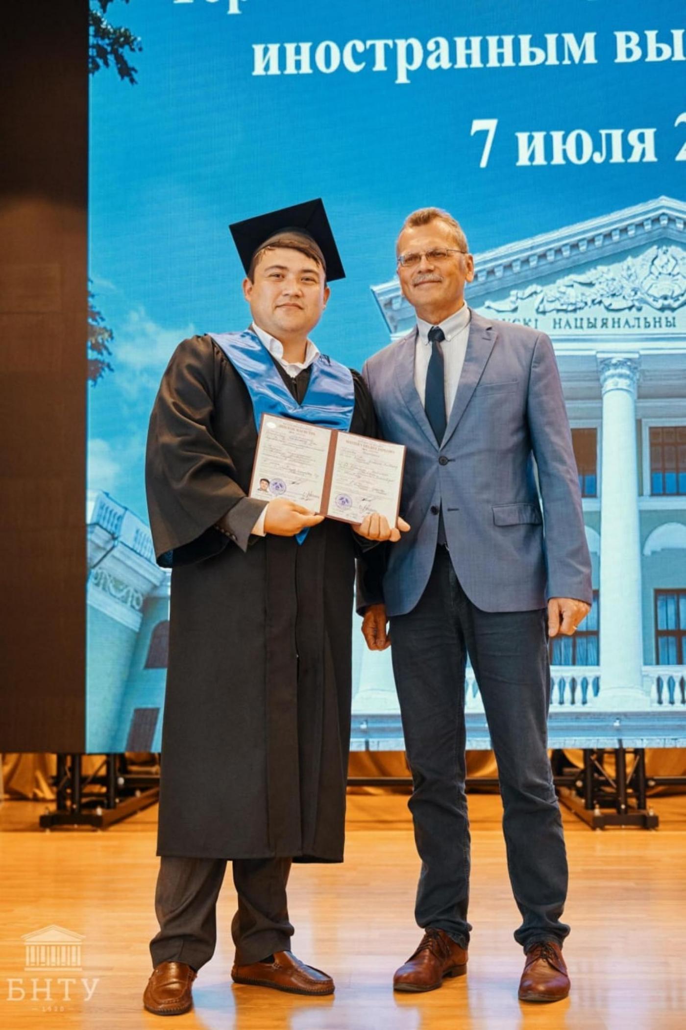 Первые выпускники совместных образовательных программ с узбекскими вузами-партнерами